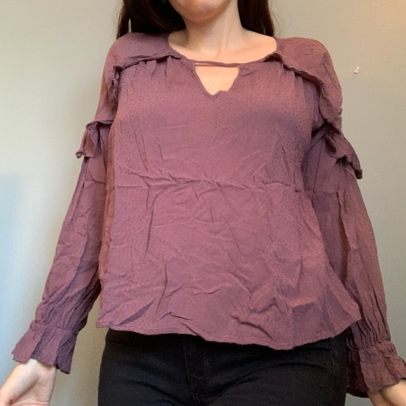 Lush Ruffle Blouse - Picture 2 of 4